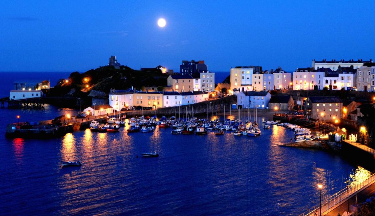 Stylish Tenby Apartment, Great Location, Parking Exterior photo